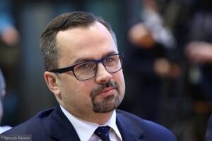 Płażyński poskarżył się na brak informacji od CPK. Horała