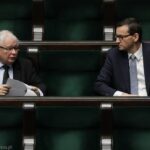 Polacy popierają propozycję Konfederacji ws. PiS-u. Kaczyński i Morawiecki w trudnej sytuacji
