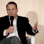 Awantura wokół Rady Pokoju. Prezydencki minister drwi z Sikorskiego. „O! Jednak pan istnieje!”