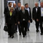 Spory nie wpływają na poparcie PiS. W najnowszym sondażu lider pozostaje ten sam