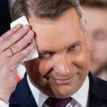 Czarnek kpił z „OZE”. Media: Wziął dużą dotację z UE na panele fotowoltaiczne