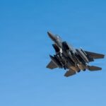 Iran: Uratowano drugiego oficera z zestrzelonego F-15. Był ukryty w szczelinie