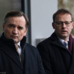 Ziobro i Romanowski powinni wrócić do kraju? Sondaż ujawnia podział wśród wyborców PiS