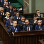 Dotychczas znaliśmy „śmieciowe akcje” oraz „śmieciowe jedzenie”, a teraz Tusk i Żurek dołączyli do tego „śmieciowe rozwody”