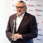 NFZ ukarał szpital w związku z zabiegiem dla syna senatora KO. Wiemy, co zrobi partia Tuska