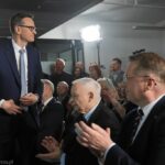 Policja w siedzibie wPolsce24. Morawiecki broni „wolnego słowa”
