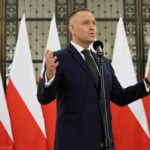 Trump zmienił decyzję ws. żołnierzy. „Newsweek” o kulisach: Nawrocki pisał SMS-y
