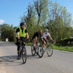 Łatwogang przemierza Polskę na rowerze. Pieniądze spływają szerokim strumieniem