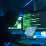 Atak jak zbrojny napad? Dane brytyjskiej służby zdrowia i energetyki trafiły do rąk hakerów powiązanych z Rosją i są sprzedawane w darknecie