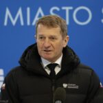 Zarabiał na mikrokawalerkach, teraz pisze ustawę. „Z jakiej przyczyny miałbym się podać do dymisji?”