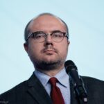 Rozłam w PiS. Jabłoński: Podziękujcie Sasinowi, kupcie mu kwiaty