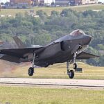 Awaryjne lądowanie F-16 w Grecji. Myśliwiec zapalił się na pasie startowym