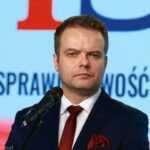 Rzecznik PiS: Pozostanie w stowarzyszeniu Morawieckiego oznacza nieodwracalne wyjście z PiS