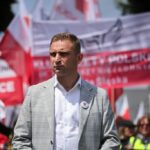 Bąkiewicz zakłócił obrady Rady Miasta w Radomiu. Jest decyzja prokuratury