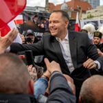 Sondaż: Młodzi uwielbiają Nawrockiego. Prezydent z wysokim odsetkiem pozytywnych ocen