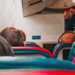 Pasażer samolotu rozprawiał o Ukraińcach i groził szefowi urzędu. „Pociągnę cię z główki”