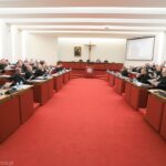 Episkopat krytykuje Sejm za ustawy aborcyjne. Obawy o „podważanie polskiej tradycji”